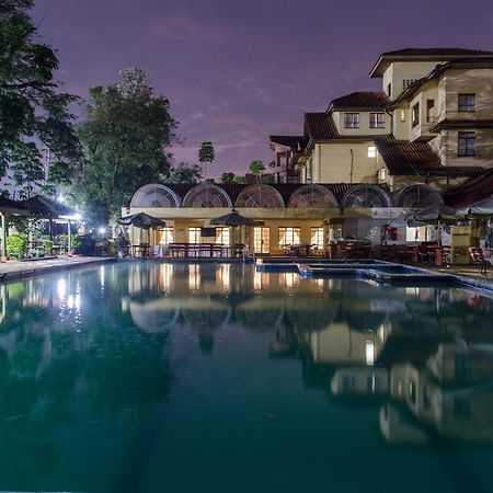 Jumuia Hotel Кисуму Екстериор снимка