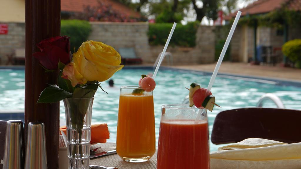 Jumuia Hotel Кисуму Екстериор снимка