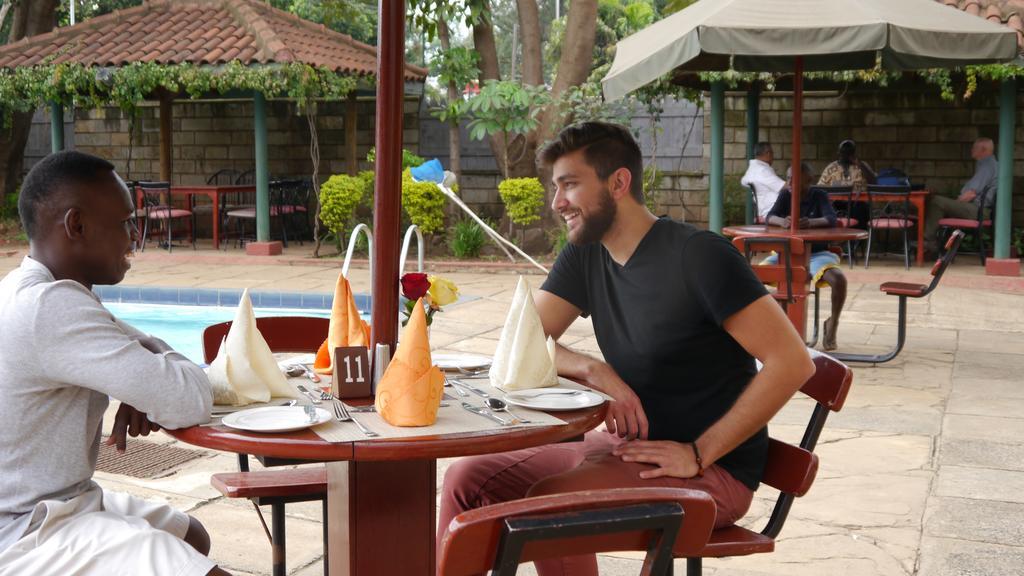 Jumuia Hotel Кисуму Екстериор снимка