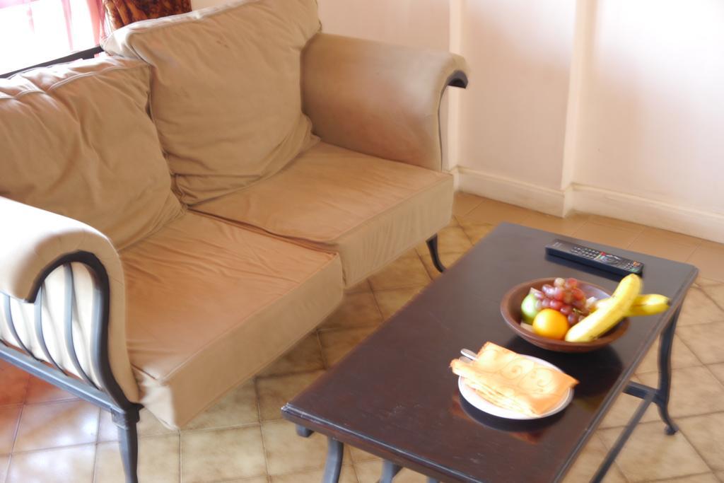 Jumuia Hotel Кисуму Екстериор снимка