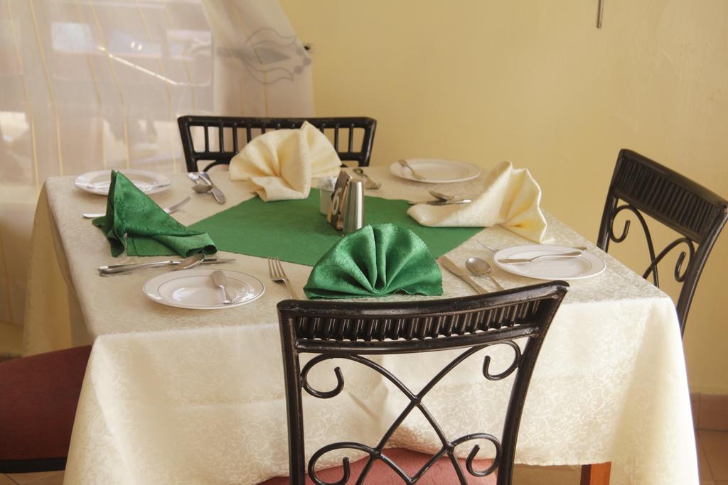 Jumuia Hotel Кисуму Екстериор снимка