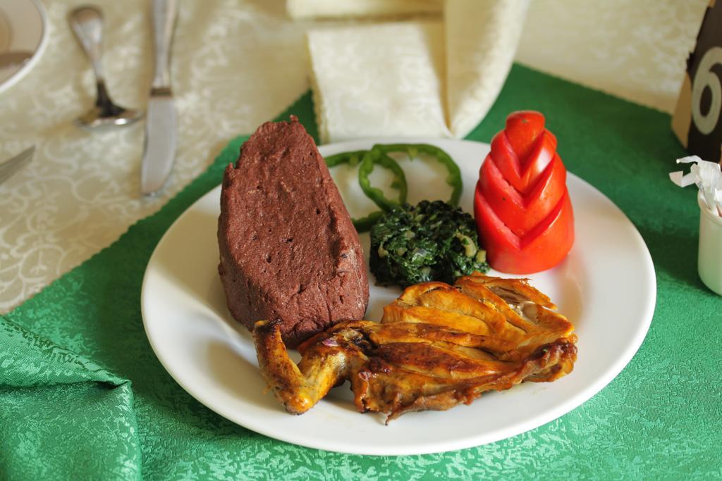 Jumuia Hotel Кисуму Екстериор снимка