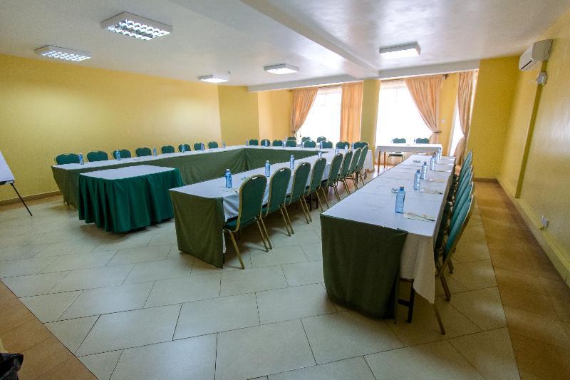 Jumuia Hotel Кисуму Екстериор снимка