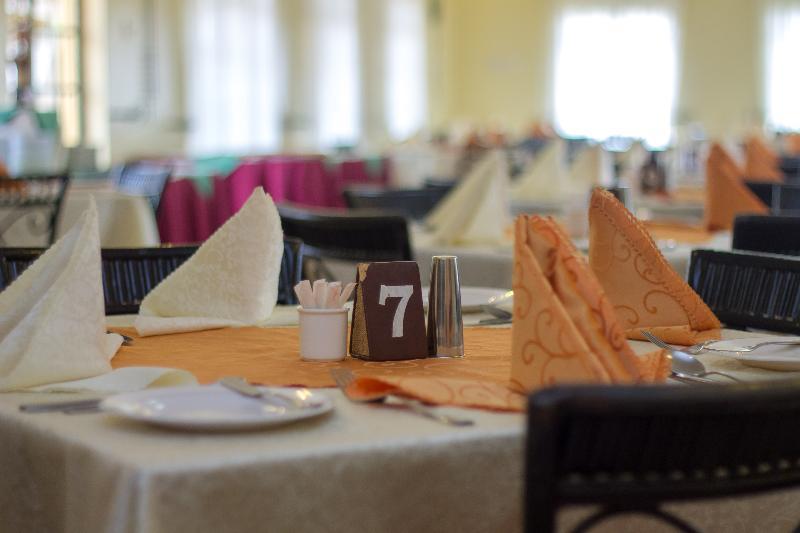 Jumuia Hotel Кисуму Екстериор снимка