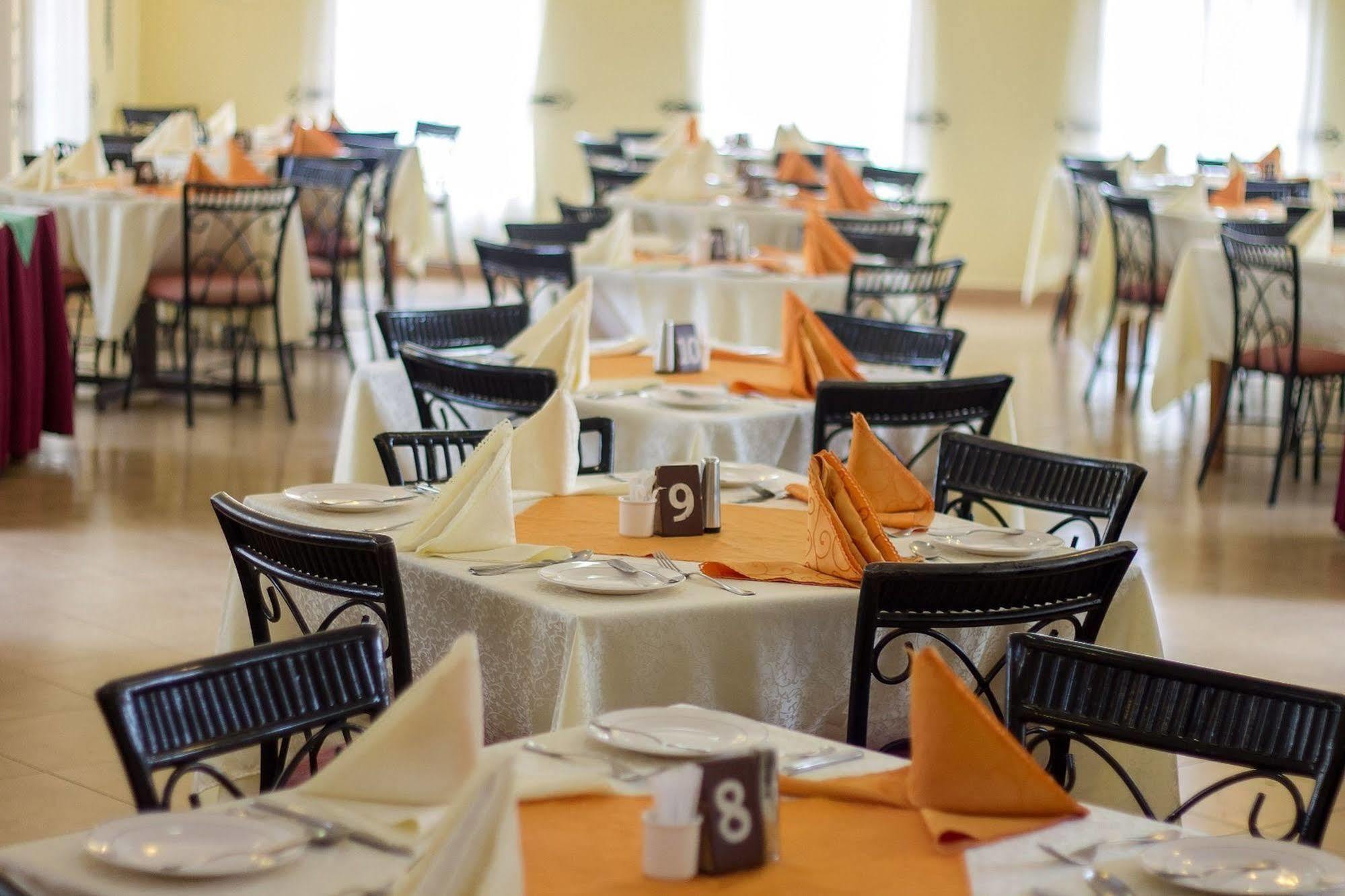 Jumuia Hotel Кисуму Екстериор снимка